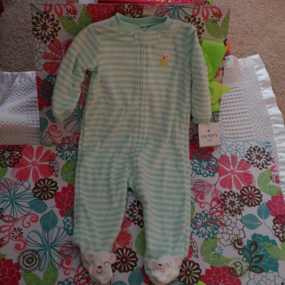 Carter's Gender neutral Terry snap sleeper sz 9mo